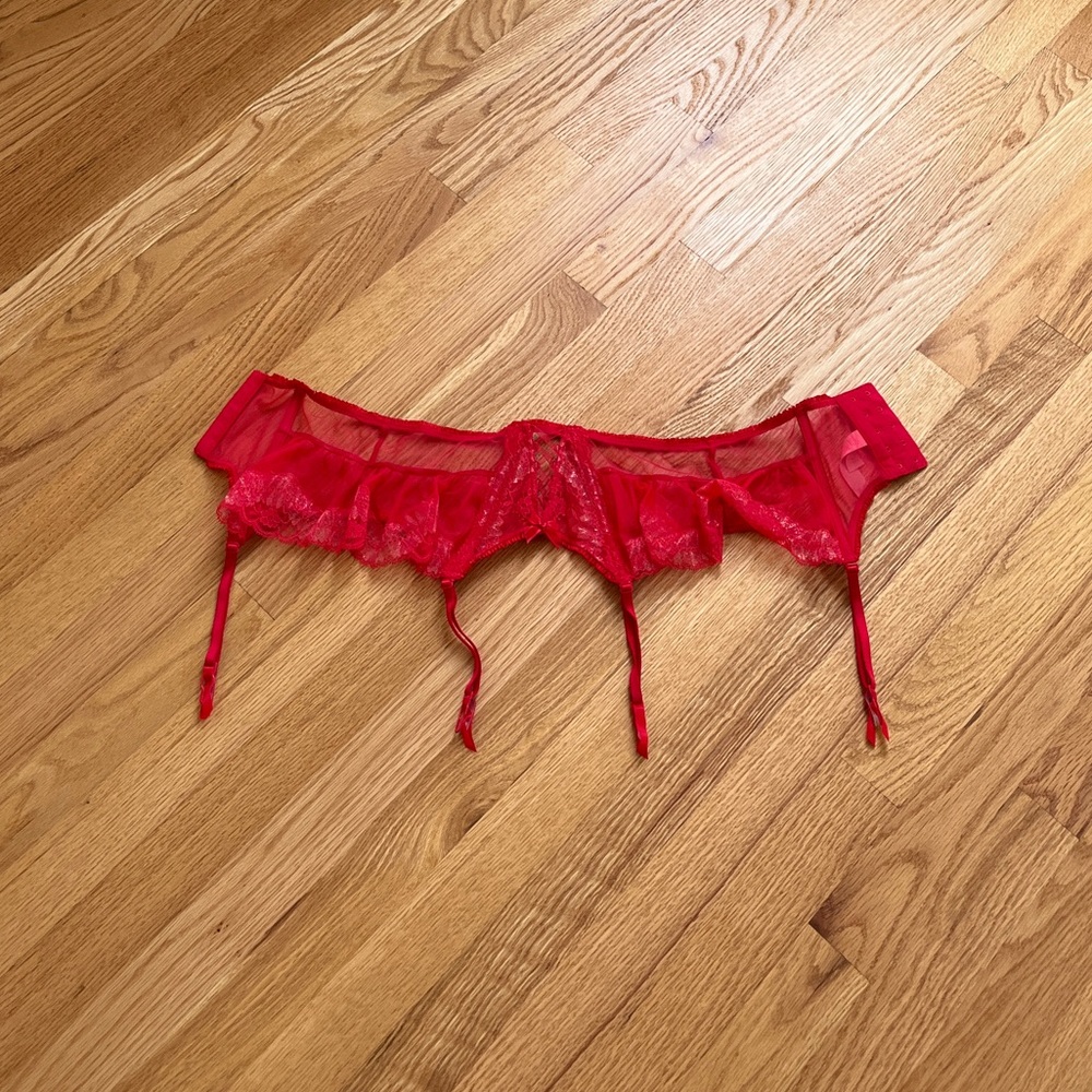 Victoria’s Secret red garter belt